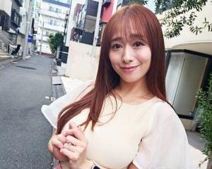 一児の母を公言する人気セクシー女優、デビューの理由は“夫とのレス”。15歳になった息子とは「仲良く生活しています」