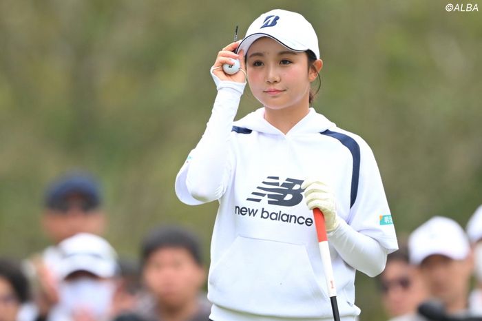 18歳のルーキー・伊藤愛華がリフティングをしながらの一問一答に挑戦！ 思わぬ苦戦に「得意って言うの、やめます」