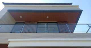 同じ住宅街の築浅「3階建て」中古住宅がずっと売れていないのですが、需要がないのでしょうか？ほかの「2階建て」は売れているので気になります…