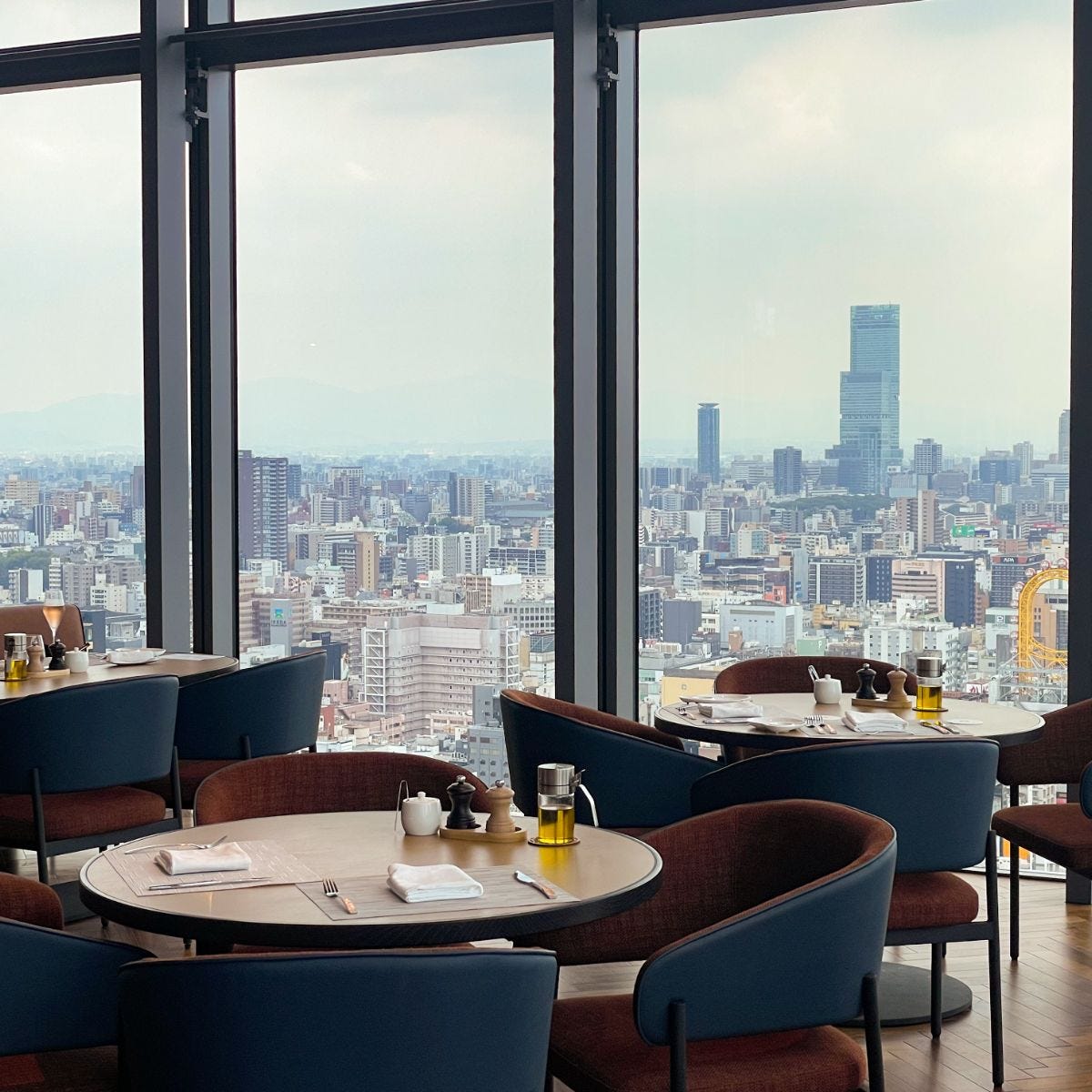 2026年6月に新開業のザ・ゲートホテル大阪 by HULIC「Anchor Osaka」で天空ランチ体験。サラダ食べ放題とカフェフリーで充実時間