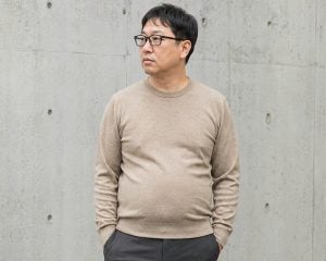 同じユニクロでも…ダサく見える人の「NG着こなし」4選。中年男性が陥りがちな“サイズ選びの罠”