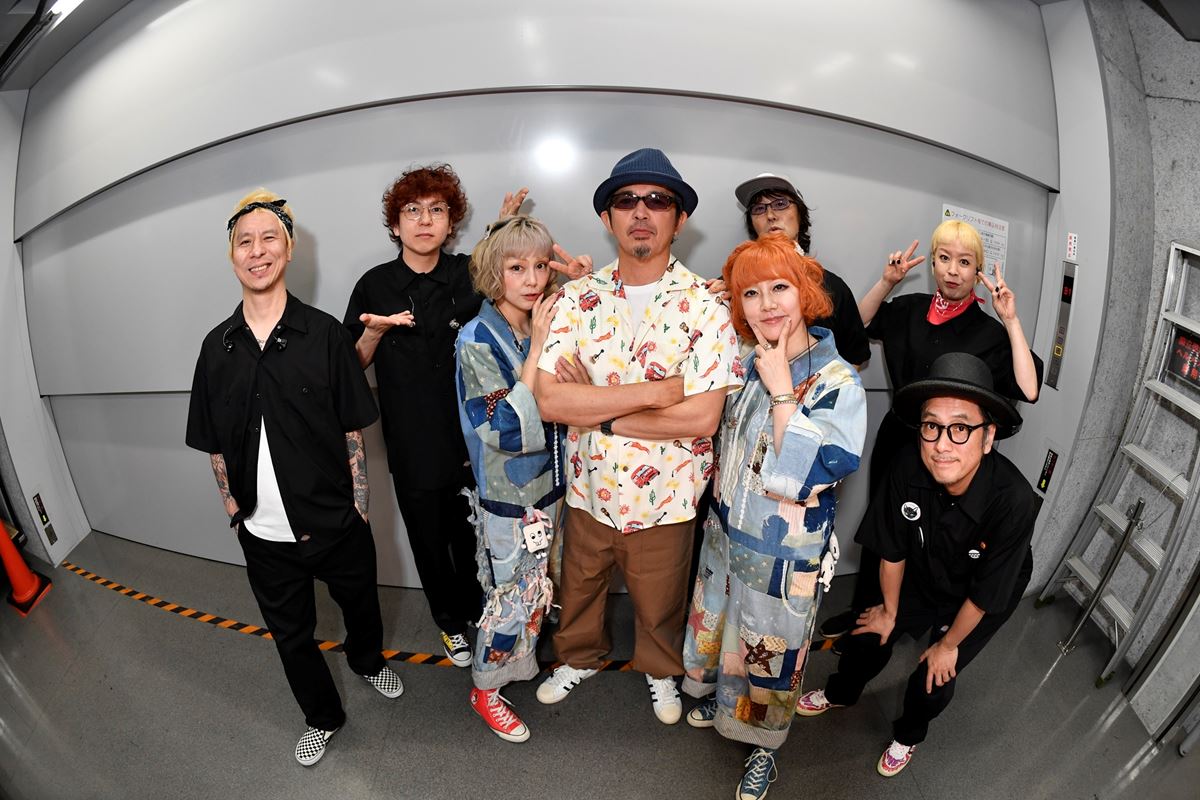 一夜限りのPUFFY 30周年アニバーサリーライブ『One Night "Birthday" Carnival』終演！  オフィシャルライブレポート到着  
