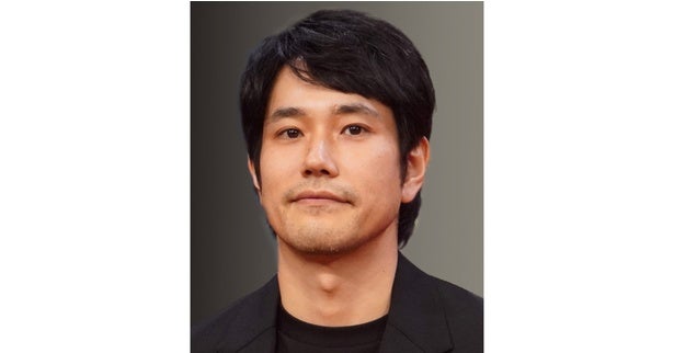 松山ケンイチ、山時聡真にネタ捌きを熱血指導…自らも特訓を重ねる姿に「プロ意識すごすぎ」の声＜時すでにおスシ!?＞