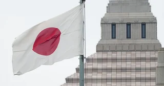 「"不快感"で表現の自由を規制する」国旗損壊罪はそもそも憲法違反!?