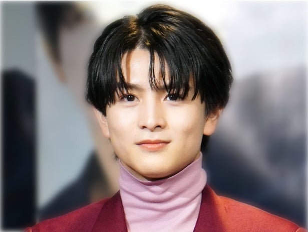 超特急・柏木悠、新納慎也と盛り上がる姿に「父子みたい」「空間がかわいすぎる笑」の声＜パンチドランク・ウーマン＞