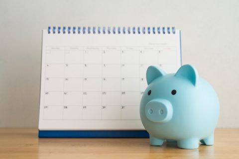 繁忙期だけ残業が増え、給料が一時的に高くなりました。夫に“そのせいで社会保険料が上がることもあるよ”と言われ不安です…… いつの給与が影響しますか？
