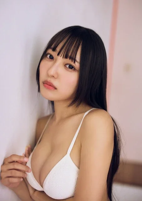 透明感抜群な「INUWASI」所属の歌姫・すずめが週プレグラビアに2度目の登場！「グラビアを始めてから、少しだけ大人っぽい表情もできるようになりました」