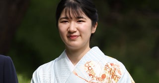 宮内庁職員が怒号の混乱も…愛子さま混乱の「春の園遊会」救った“ゼロ距離”接遇