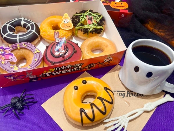 箱を開けた瞬間「かわいい！」クリスピー・クリーム・ドーナツ×ルーニー・テューンズのハロウィン限定ドーナツを実食