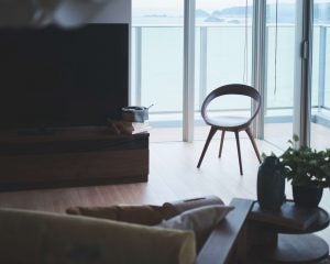 なぜインテリア好きは部屋に「ムダな椅子」を置くのか？実は生活が豊かになる”心の仕掛け”があった
