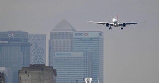 ロンドン・シティ空港、エンブラエルE195-E2型機が初の商業運航