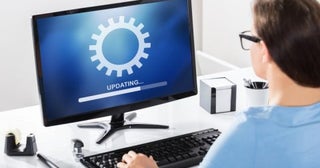 今年「Windows 10がサポート終了」と聞きましたが、今使っているパソコンは使えなくなりますか？お金がかかるためなるべく買い替えは避けたいのですが…。