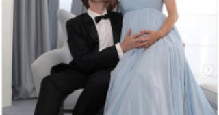 カンヌで妊娠を公表した“日本好き”モデル、連日披露の美しいマタニティルックを振り返る