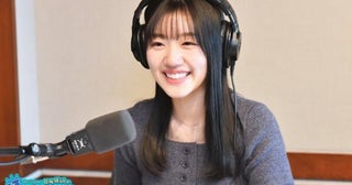 「華やか、鮮やかな色を…」日向坂46佐々木美玲が“春コーデ”に取り入れてほしいポイントを指南