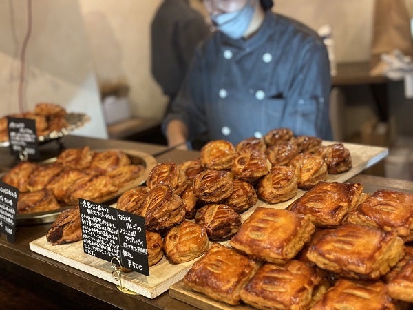 【東京都港区】フランス式折りパイ専門ブランド「meatrion」の初店舗が、カレッタ汐留B2FにOPEN！