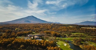 群馬・北軽井沢の紅葉と温泉と美食を満喫するプランANAホリデイ・イン リゾート軽井沢、12歳以下は宿泊・食事無料