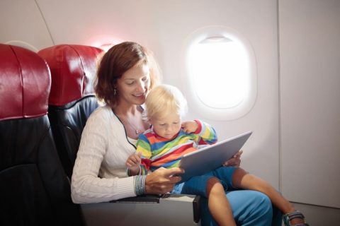 子連れのフライトで「エコノミー」は正直つらい……「プレミアムエコノミー」に“定価より安く”乗れる方法はあるのでしょうか？