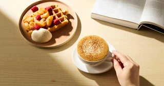 ブルーボトルコーヒー カフェに秋限定メニューが登場！新作のミソキャメルラテや秋限定スイーツでくつろぎのペアリング体験を