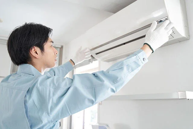 この夏はエアコンが直せない!?プロが解説するナフサ不足の影響と"今すぐ取るべき対策"