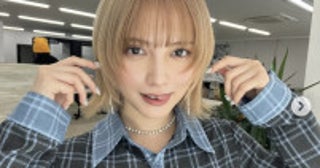 「え、」「うわーー」人気コスプレイヤーが「史上初ショート」＆金髪に変身