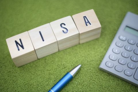 【新NISA】「1200万円」を運用するなら「ボーナス120万円×10年間投資」「月2万5000円×40年積み立て」の場合“元本は同じ”でも、どれだけの差になる？ 資産額を比較
