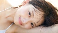 日向坂46・濱岸ひよりのピュアな白ビキニ姿がまぶしい！1st写真集『もしも』“水着”カット公開