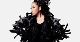 MISIA、5月発売の最新アルバム『LOVE NEVER DIES』ジャケット写真公開noir kei ninomiyaの衣装をまとったビジュアルが話題に