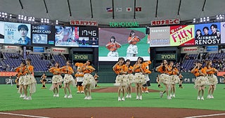 ≒JOY、巨人-ヤクルトオープン戦に登場キッズジャビットとのコラボやセレモニアルピッチで盛り上がる