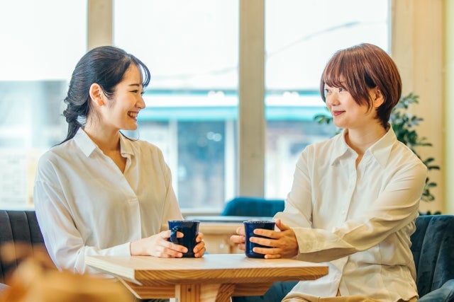 【心理テスト】笑顔の裏で「私の方がマシ」と思ってない？ あなたが無意識に“見下している”相手のタイプ