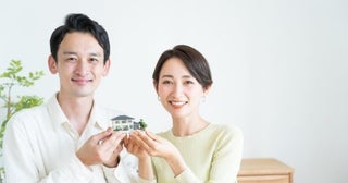 5年付き合っている彼氏から、「結婚したいけどお金がない」と言われました。「年収400万円・貯蓄100万円」らしいですが、結婚して都内で2人暮らしは難しいでしょうか…？