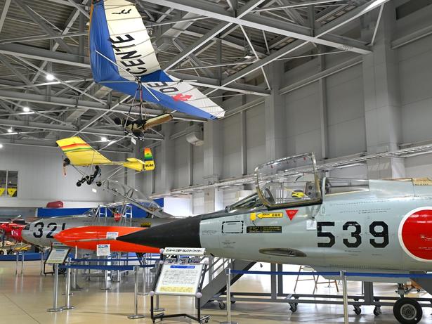 「石川県立航空プラザ」は圧巻の飛行機展示と屋内大型遊具の人気施設 【入場無料】
