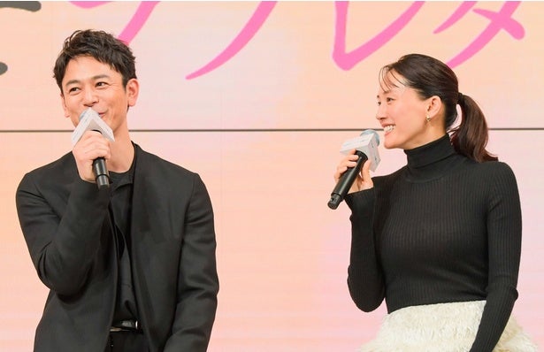 綾瀬はるか＆妻夫木聡、約18年ぶりの共演「不思議な感じでしたね」“夫婦役”に照れ笑い