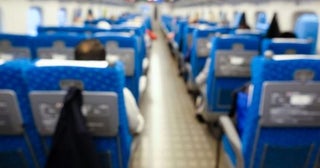 冬休みは家族4人で東京から「大阪」へ旅行に。「車」と「新幹線」どちらの方が節約になる？ガソリン代や高速料金を含めて試算！