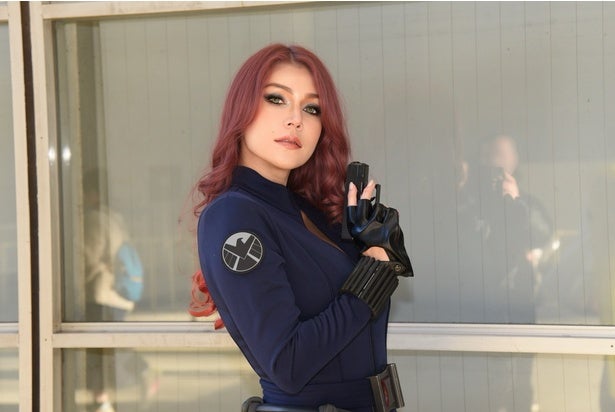 タイトなボディースーツの“ブラック・ウィドウ”コスプレ「全身の装飾は3Dプリンターで作成」＜東京コミコン2025＞