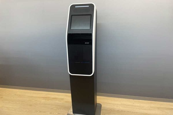 ピーチ、手荷物タグ発行機「Peach BAGGAGE TAG KIOSK」を導入