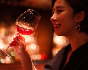 バーで意気投合した女性とそのままラブホへ。翌朝に目が覚めて「血の気が引いた」ワケ