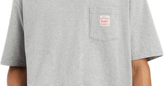ゆるっとしたシルエットが魅力！【リーバイス】が提案する快適Tシャツで、暑い季節もスタイリッシュに！Amazonで販売中！