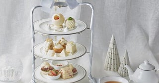 グランドニッコー東京 台場、ホワイトカラーを基調とした「Snow Afternoon Tea Set」を提供