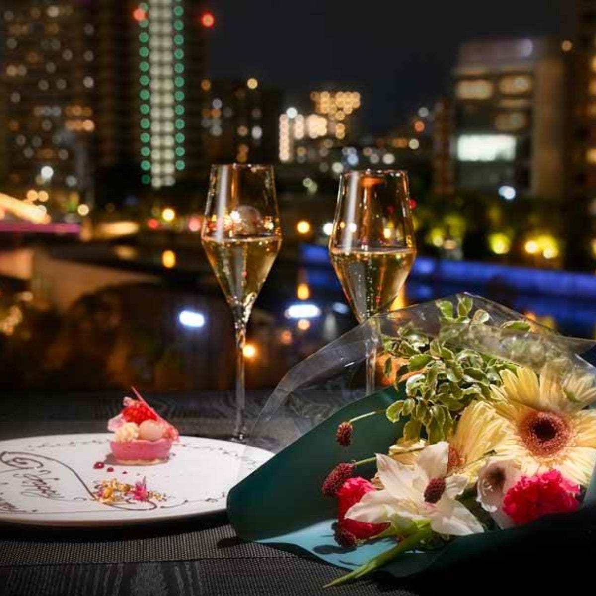 大阪｜結婚記念日にぴったりなメッセージプレートが付けられるレストラン5選。夜景席やティアラケーキなど演出にも注目