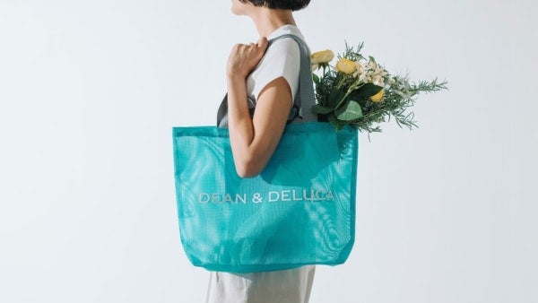 DEAN & DELUCA夏の定番「メッシュトートバッグ」に限定色ターコイズ登場
