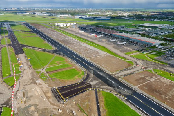 アムステルダム・スキポール空港、滑走路の大規模改修を完了