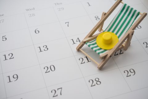 有給休暇は入社から6ヶ月で付与されると聞いたので、年末年始にまとめて使って大型連休にできたらと思っています。このような使い方は問題ないでしょうか？