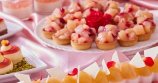 【2026年夏】大阪ホテルの桃スイーツビュッフェ3選。ピーチメルバや桃タルトなど旬の桃スイーツが食べ放題