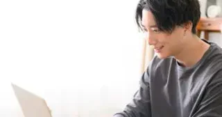 「AIに恋愛相談してしまう男性」の末路…失恋後にやっと気づく“深刻な問題点”