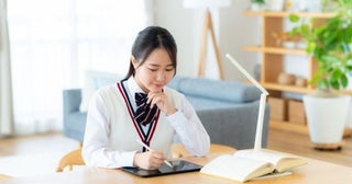 長女が今年進学した高校では「タブレット端末代」がかかるそうです…。「高校無償化」でタブレット端末代も無償になったのではないですか？