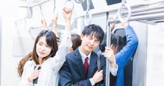 通勤時間帯の「グリーン車」が激混みで座れない…！ただの「高額立ち乗りスペース」にならずに座るためにはどうしたらいい？普通列車のグリーン券の買い方も解説