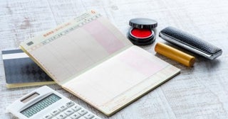 将来に備えて、夫の給料から毎月「10万円」を私名義で貯めています。夫婦のお金でも、口座の名義が違うだけで税金がかかることはあるのでしょうか？