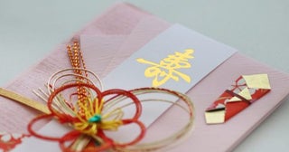 妹から突然「結婚式のご祝儀は5万円ね」と指定されました。相場3万円ですが、家族ですし高い金額を払うべきでしょうか？