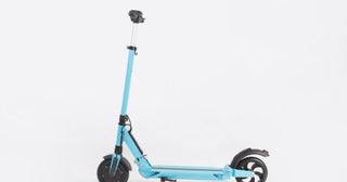 キックボードに似ているけど…。「特定小型原動機付自転車」の「定義」や「交通ルール」について解説