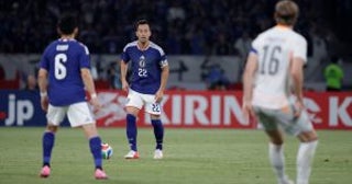 W杯初戦オランダ戦へ。主将・遠藤航を失った代表チームに、吉田麻也が「勝率を1％でも上げる」ために遺した金言